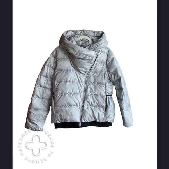 Nike Asymmetrical Silver Puffer Jacket Sz Large - Picture 1 of 10